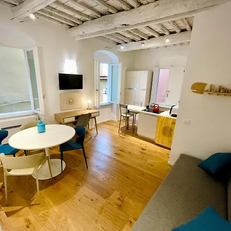 Apartment L'angolo Dei Poeti *